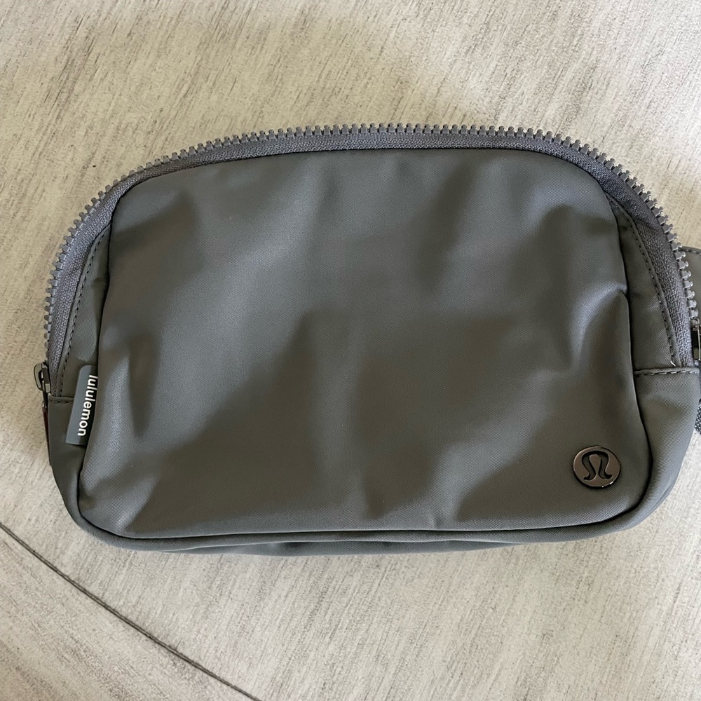 Lululemon Everywhere Belt Bag 1L